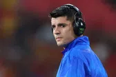 Álvaro Morata cerca del Como 1907 de la Serie A