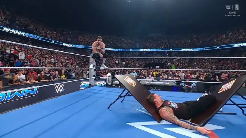 ¡Throwback! John Cena le regresó a CM Punk la 'pipebomb' de 2011