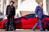 Caen acciones de Tesla tras pleito público entre Musk y Trump ¡Todo un drama!