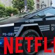 VIDEO: Captan a policías de Jalisco viendo Netflix en la pantalla de su patrulla Cybertruck