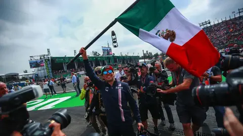 Checo Pérez todavía no cierra su regreso a F1; Carlos Slim confirma que tiene opciones