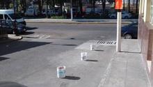 ¿Multa por apartar lugares con botes en CDMX? Esto pagarás en 2025 si incumples la ley