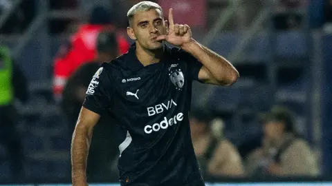 Domènec Torrent aplica la ley de ex y Rayados triunfa ante 'Los colchoneros mexicanos'