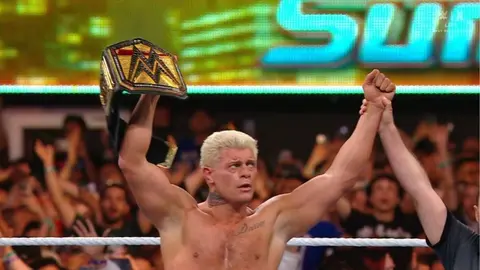 Cody Rhodes venció a John Cena y recuperó el campeonato indiscutido de WWE