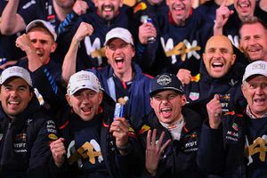 Crisis en Red Bull: Despido de Checo Pérez, Verstappen apunta a Mercedes y la salida de Christian Horner