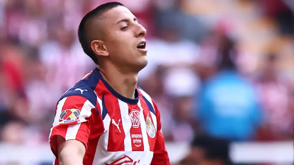 Piojo Alvarado terminó abucheado por la afición durante el Chivas vs Bravos de Juárez