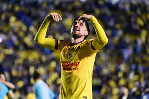 Diego Valdés se lesiona y afición de Vélez explota: "Que lo regresen a México"