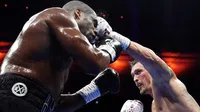 ¡Brutal! Oleksandr Usyk noqueó a Daniel Dubois para retener sus títulos mundiales pesados