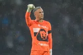 Keylor Navas canta el himno de la UNAM en su primer partido en CU con Pumas