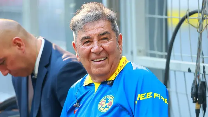 ¡Ni modo! Carlos Reinoso, leyenda de América, acepta la 'carrilla' en redes sociales