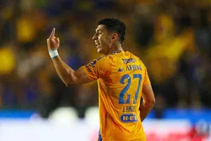 Jesús Angulo causa baja en el Tri; regresará con Tigres para su recuperación