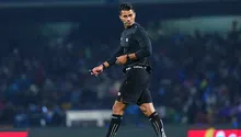 ¿Jugó el balón? Árbitro se lleva protagonismo por polémica decisión entre Pumas y Necaxa