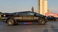 Jalisco convierte 280 Cybertruck de Tesla en patrullas ¿Necesarias?