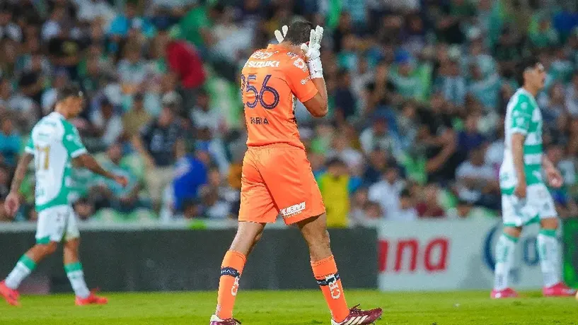 Rodrigo Parra tuvo dos nuevos errores graves en el Pumas vs Pachuca
