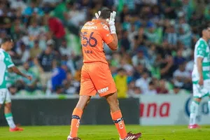 Rodrigo Parra tuvo dos nuevos errores graves en el Pumas vs Pachuca