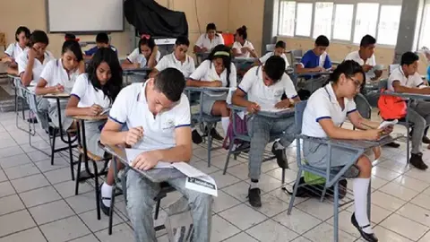 Estudiantes se quedan sin ‘vacaciones’ por culpa de maestros de la CNTE