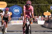 ¡Cara en alto! Isaac del Toro pierde la Maglia Rosa y se le escapa El Giro de Italia
