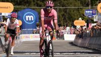 ¡Cara en alto! Isaac del Toro pierde la Maglia Rosa y se le escapa El Giro de Italia