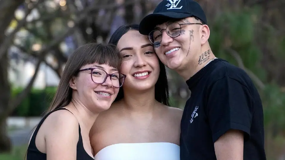 VIDEO: Dani Flow y su familia poliamorosa revelan el sexo de su tercer bebé
