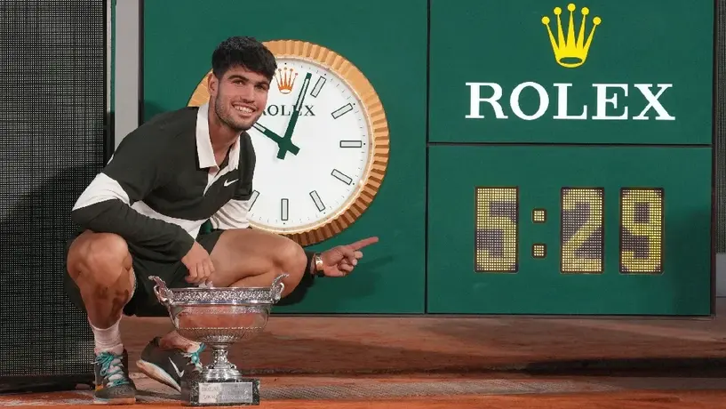 Carlos Alcaraz gana el Abierto de Francia tras vencer a Jannik Sinner