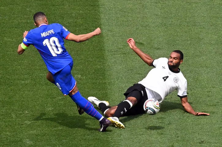 Mbappé llega a 50 goles con Francia | AP