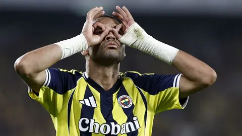 ¡Extrañan a Santi! Feyenoord quedó fuera de Champions tras perder contra el Fenerbahce