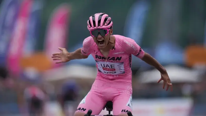 Isaac del Toro gana la Etapa 17 del Giro de Italia y se afianza al liderato