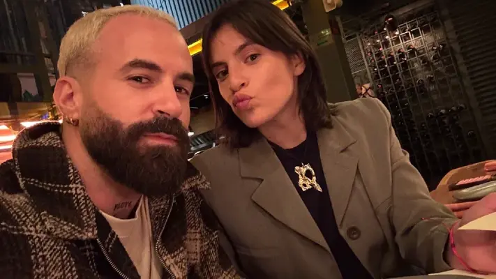 Marc Crosas revienta a americanista que buscó exhibirlo por su relación con Lola del Carril