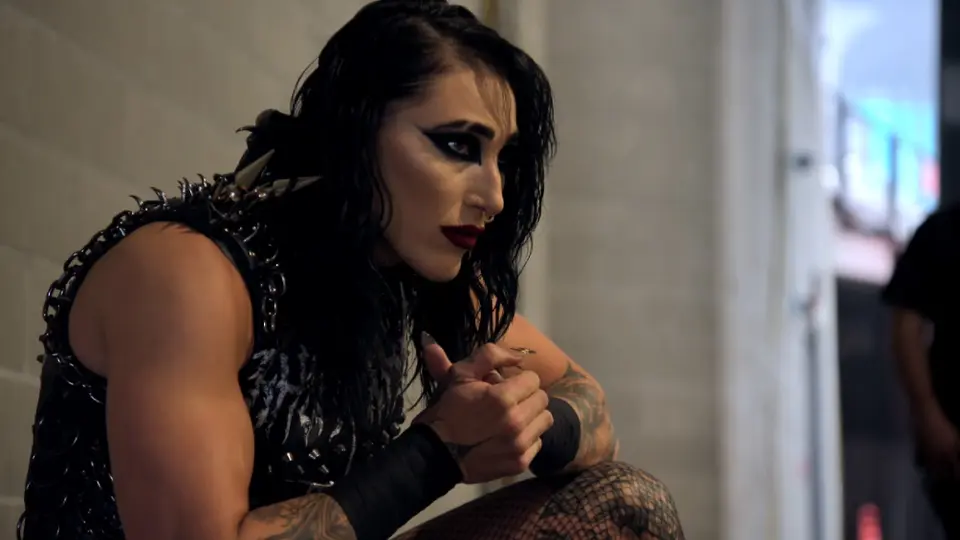 Rhea Ripley resalta el valor del documental ‘WWE: Unreal’: “Quiero demostrar que es normal pasar momentos difíciles”