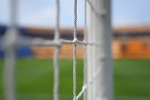 ¡Tras las rejas! Aficionados que protagonizaron pelea en el Tigres vs América fueron detenidos