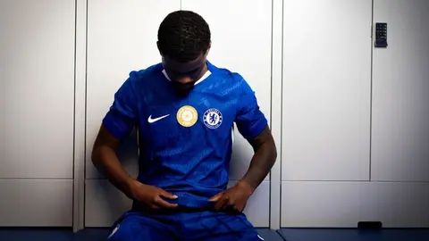 Chelsea confirma el fichaje de Jorrel Hato, procedente del Ajax