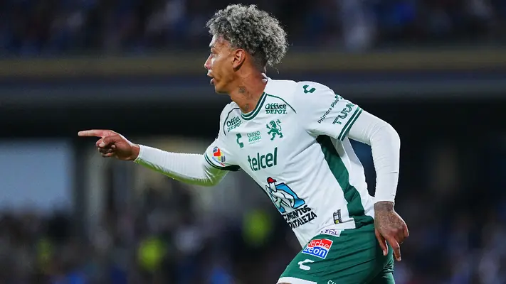 Jhonder Cádiz apalabrado con Pachuca