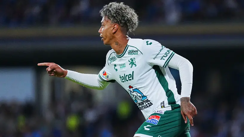 Jhonder Cádiz apalabrado con Pachuca