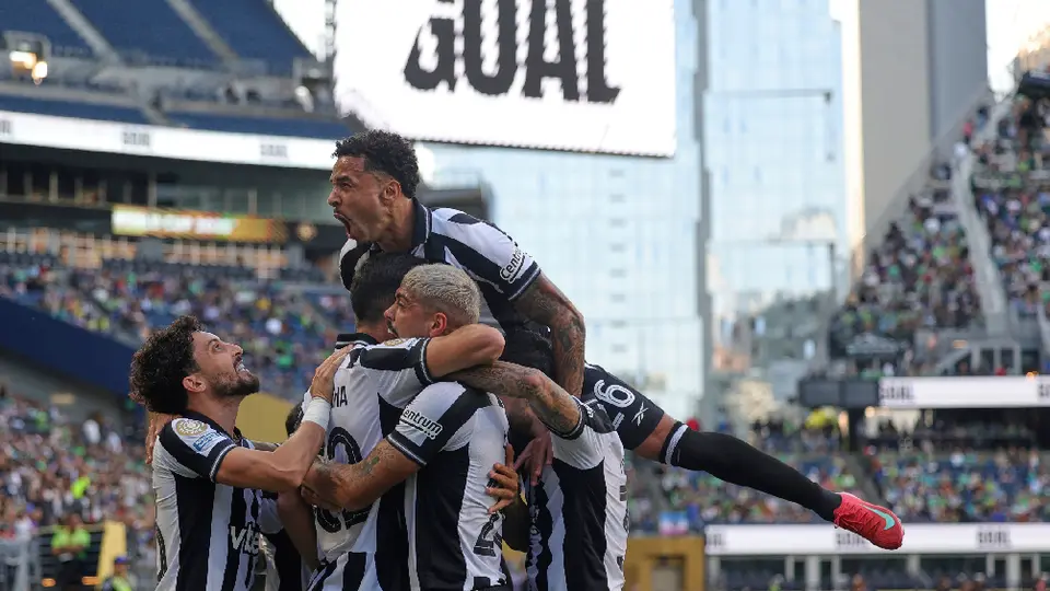 Botafogo venció a Seattle Sounders en un frenético partido que 'aprieta' el Grupo B
