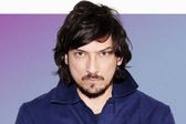 León Larregui es vetado de Air France por quejumbroso y violento