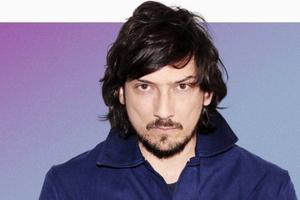 León Larregui es vetado de Air France por quejumbroso y violento