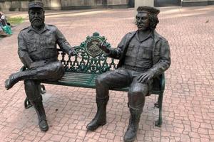 ¿Por qué expulsaron las estatuas de Fidel Castro y Che Guevara del Jardín Tabacalera en CDMX?