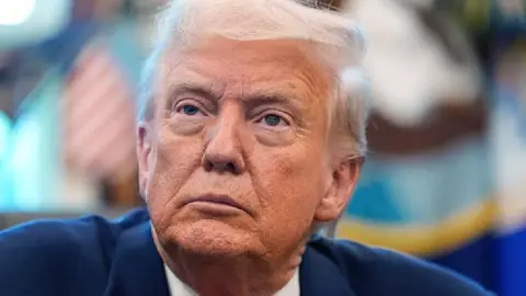 Trump asegura que México y Canadá hacen ‘lo que les decimos’ y critica fronteras ‘horribles’