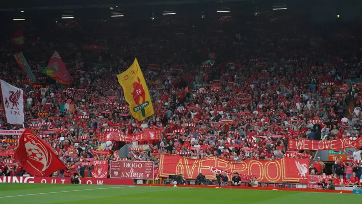 Policía detiene a aficionado del Liverpool por insultos racistas contra Antoine Semenyo
