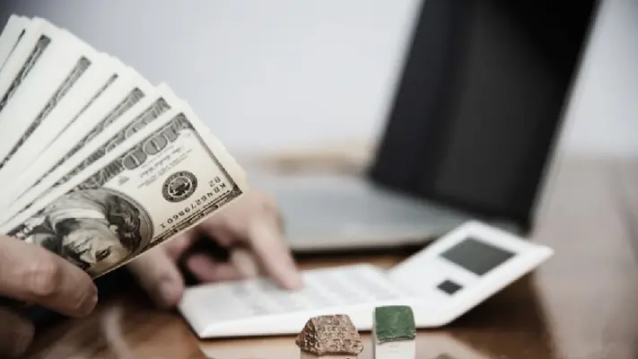 ¿Vas a cambiar dólares? Checa cómo quedó el peso este jueves 12 de junio