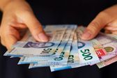 Banxico retirará billetes de 200 y 500 pesos, pero… ¿habrá uno de 300?