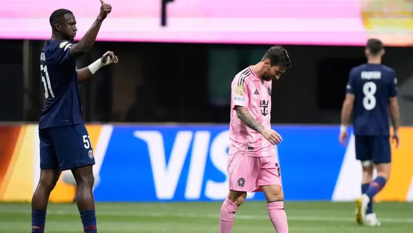 Prensa francesa 'revienta' a Messi por eliminación del Mundial de Clubes: "Vimos a Messi caminar"