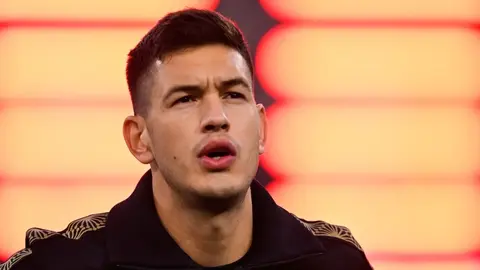 César Montes sobre el interés de Chivas por ficharlo: “Ya veremos qué pasa”