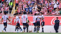 Chivas vence a Necaxa en su reencuentro con Fernando Gago