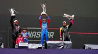 Helio Meza y Max Gutiérrez brillan en el primer día de acción de NASCAR