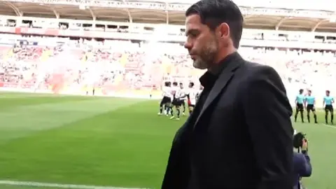 ¿Avergonzado? Fernando Gago decidió no saludar a ningún jugador de Chivas vs Necaxa