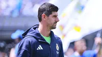 Thibaut Courtois critica a Raúl Asencio por expulsión: "Dos partidos, dos errores, hay que ser inteligentes"