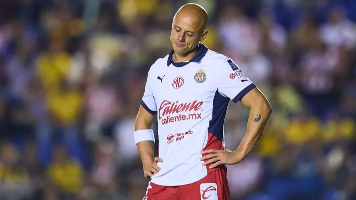 De la gloria al adiós: Chicharito se queda sin equipo