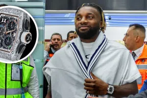 Allan Saint-Maximin llega a México y presume reloj de casi 9 millones de pesos