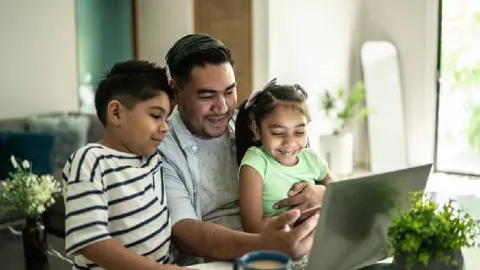 Fin de Ciclo Escolar 2024-2025: ¿Cuándo y dónde checar las boletas de calificaciones en línea?